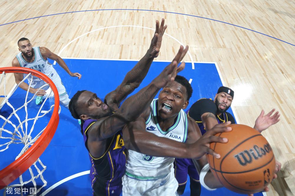 他依旧保持 他依旧保持