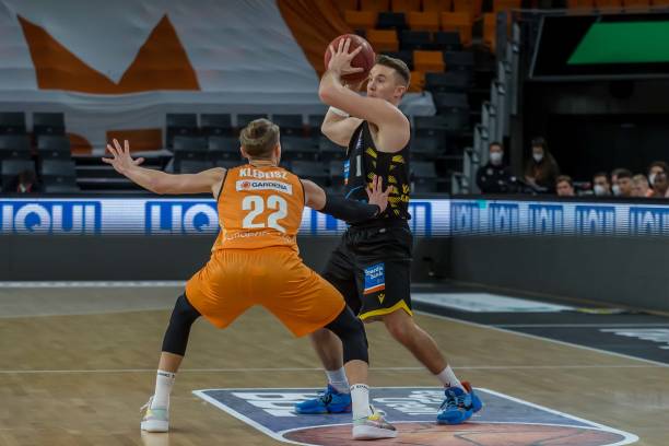 际化的大都 际化的大都